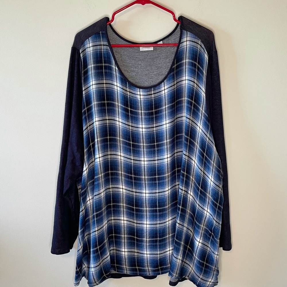 Avenue 30/32 long sleeve navy flannel pattern tee